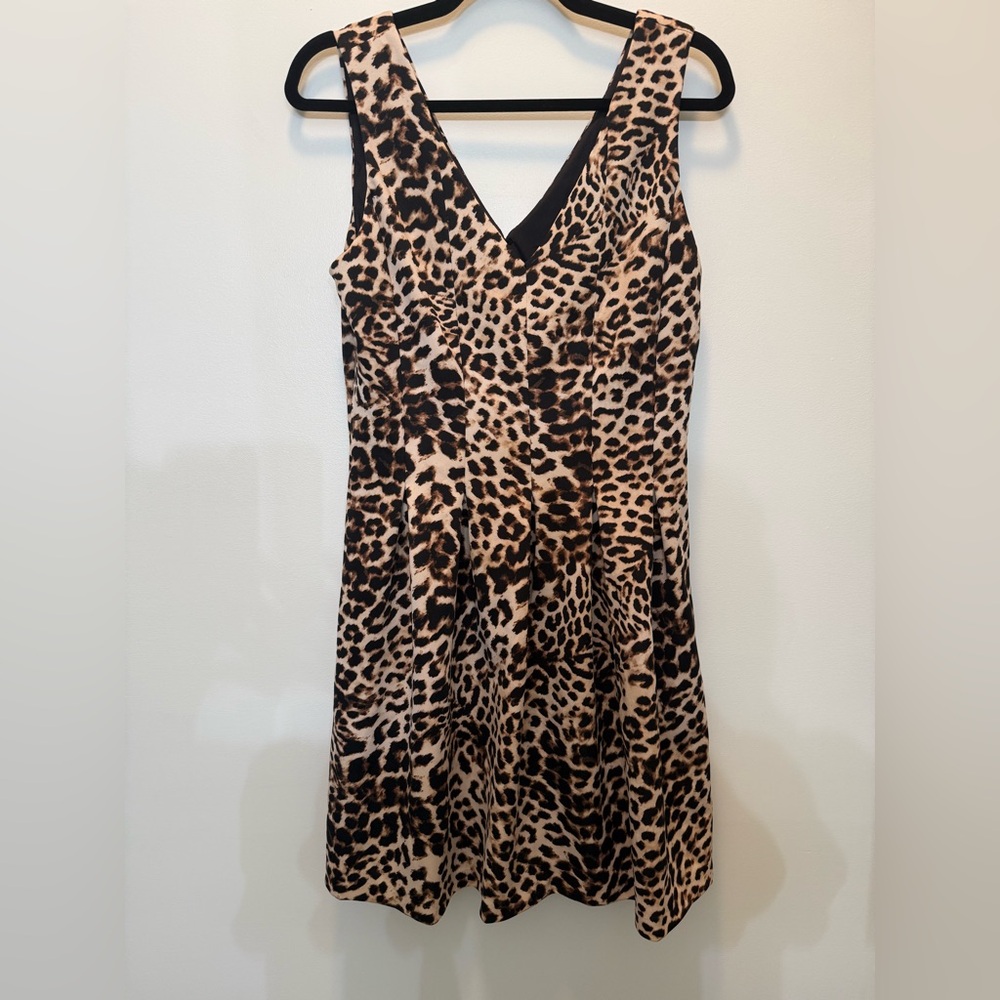Vince‎ Camuto Leopard Print Sleeveless V-Neck Dress - Size 12